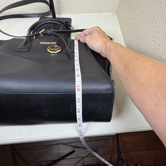 Michael Kors Avril Large Pebbled Leather Top-Zip Satchel in black w/COA - Picture 8 of 14